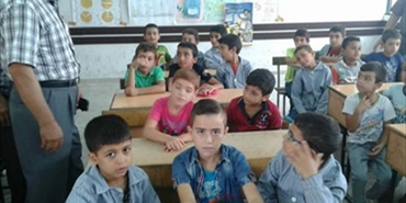 اللجنة الأهلية في مخيم البص: «الأونروا» جمّدت قرار دمج الصفوف في المخيم