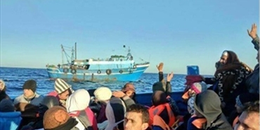 مجلة فرنسية.. مخيم عين الحلوة مهربو البشر مصاصو دماء