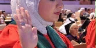 الفلسطينية "إقبال الأسعد" حاملة وثيقة سفر لبنانية لِلَّاجئين الفلسطينيين تدخل موسوعة غينيس مرتين