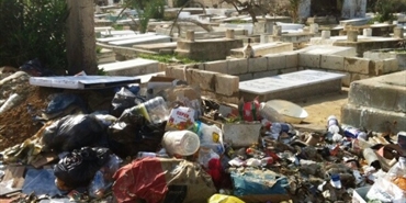 الفلسطينيون في صور لـ"القدس للأنباء": أنقذونا من النفايات قبل أن تتحول مخيماتنا الى مكبات