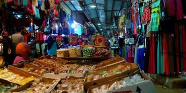 شهر تسوق في مخيم عين الحلوة
