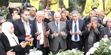 الاحمد التقى بري وزار مقبرة شهداء الثورة الفلسطينية عند مستديرة شاتيلا
