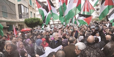 «هبة فلسطينية» ضد «الأونروا» في مخيمات الجنوب و«حماس» لـ «الوكالة»: أين الـ10 في المئة المضافة؟