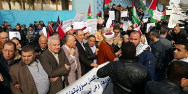 "القيادية الفلسطينية" تؤكد استمرار التحركات للضغط على "الأونروا"