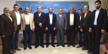 حماس تستقبل وفدين من الشعبية والديمقراطية في بيروت