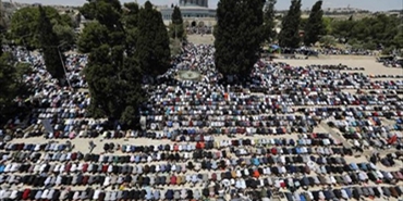 180 ألف مصل في «الجمعة الأولى» من رمضان بالأقصى