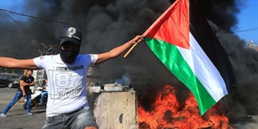 الاحتجاج الفلسطيني يتعقلن ويتسع ويتحول «حراكاً» مدنياً