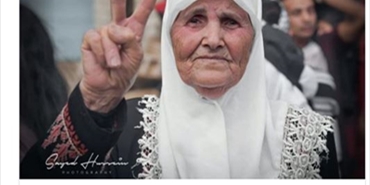 حاجة من الرشيدية: «صورني بلكي ابني بفلسطين شافني».. الابن: «نعم رأيتك ويكاد شوقي إليك يقتلني»
