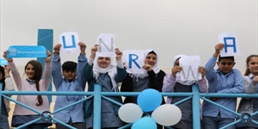 الأونروا تنهي عقود معلمين في لبنان