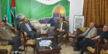 بركة يبحث مع الصليب الأحمر في أوضاع الفلسطينين في لبنان والأسرى في سجون الإحتلال