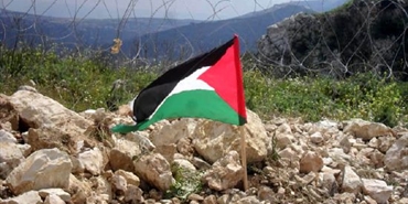 صور والمخيمات الفلسطينية يحييان "يوم الأرض"