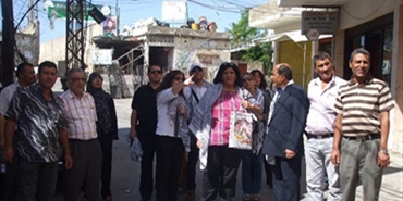 جمعية توأمة المدن الفرنسية والمخيمات الفلسطينية تجول في مخيم البرج الشمالي