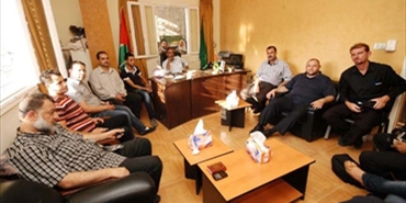منتدى الاعلاميين الفلسطينيين يواصل جولته على المسؤولين في عين الحلوة 