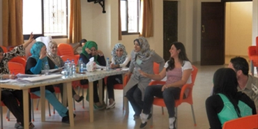 ورشة عمل لتدريب مجموعة من المتطوعين على جمع معلومات احصائية عن سكان مخيم الرشيدية