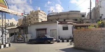 بناء «سفينة العودة» إلى فلسطين رفضاً للتوطين.. عمل فني حمل المعاني الوطنية والجمالية في عين الحلوة 