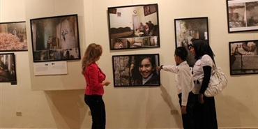 الاونروا تفتتح معرض صور.. واقعي في صورة