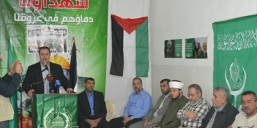 حركة حماس تستقبل المهنئين باستشهاد الجعبري في مخيم البص