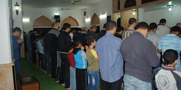 صلاة الغائب والدعاء اليومي لنصرة غزة في مسجد الغفران مخيم الرشيدية