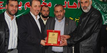 وزير الشباب والرياضة الفلسطيني الدكتور محمد المدهون في مخيم البرج الشمالي