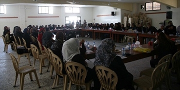 طاولة حوار حول حقوق المرأة في مخيم البص