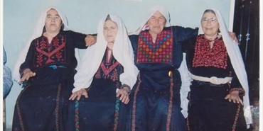 المرأة الفلسطينية في عيدها بين الاحتلال واللجوء