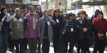 اتحاد المرأة يستقبل اليوم العالمي للمرأة بمسيرة ومهرجان تضامنا مع الأسرى الفلسطينين في مخيم عين الحلوة
