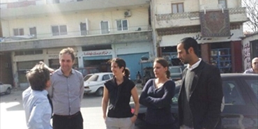 وفد من السفارة الفرنسية يزور مخيم نهر البارد