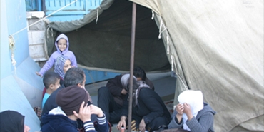 الفلسطينيون النازحون من سوريا: الأونروا تتجاهل مطالبنا