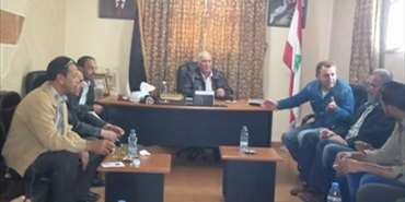 اللواء ابو عرب يرعى مصالحة بين الشابين مجاهد دهشة وعلي المصري