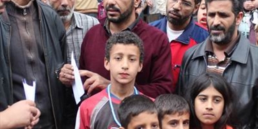 النازحون الفلسطينيون ينتفضون وينصبون الخيام امام مكتب الأنروا في صيدا