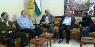 وفد من قيادة العامة يزور حركة فتح في مخيم عين الحلوة