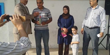 ثانوية دير ياسين تكرم الاذنة العاملين في المدرسة السيد علي عثمان والسيدة عزيزة الطيطي