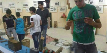 وفد من الرابطة الاسلامية لطلبة فلسطين في صيدا يجول في المعرض التراثي لنكبة فلسطين في مخيم الميه وميه