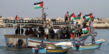 نكبة فلسطين في ذكراها الخامسة والستين.. مسيرة بحرية لنحو 50 مركب صيد من مرفأ صور باتجاه جل البحر