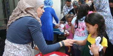مؤسسة بيت اطفال الصمود في مخيم الرشيدية تنظم يوما صحيا للنازحين من سوريا