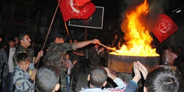 إيقاد شعلة الـ44 لانطلاقة الجبهة الشعبية في مخيم عين الحلوة