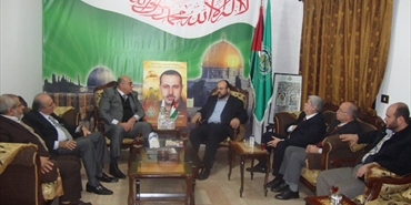 حماس: ندين الإغتيالات والإشتباكات في عين الحلوة