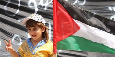 اعتصامات ولقاءات تضامنية مع الشعب الفلسطيني