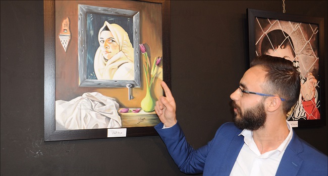 الفنان التشكيلي أحمد الدنان لـ«لاجئ نت»: فلسطين قضيتي.. والرسم أداة من أدوات المقاومة