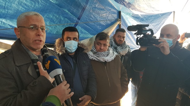 حماس تزور خيمة اعتصام المهجرين الفلسطينين من سوريا: ندعم مطالبكم المحقة ونرفض قرارات الأونروا