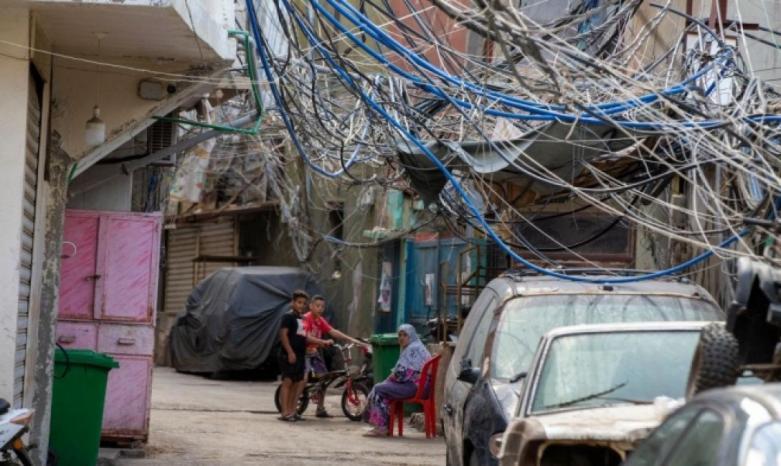 استياء فلسطيني من تهديد وزير الطاقة اللبناني بقطع الكهرباء عن المخيمات الفلسطينية