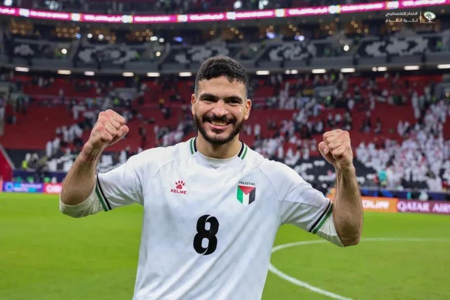 حملة تحريض تستهدف لاعب منتخب فلسطين حامد حمدان بعد أدائه أنشودة وطنية