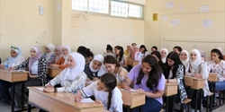 4 طالبات فلسطينيات يحصلن على المجموع التام في الشهادة الإعدادية بسوريا