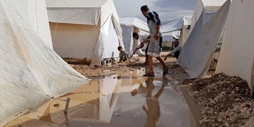 لاجئو مخيم دير بلوط في سوريا يعيشون نكبة أخرى