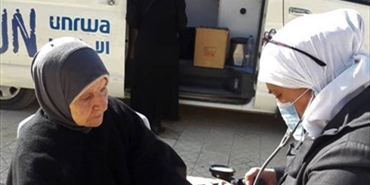 بعيادة متنقلة.. «الأونروا» تعيد خدماتها الطبية إلى مخيم «اليرموك»