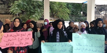 إعتصامات فلسطينية لمطالبة «الأونروا» بتحمل مسؤولياتها التربوية وإعلان حالة طوارئ صحية وإغاثية