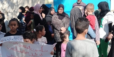 لاجئات فلسطينيات في مخيم عين الحلوة يطالبن الدول المانحة للأونروا بتنفيذ التزاماتها