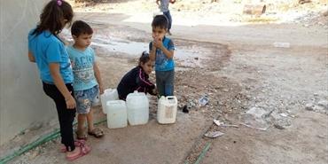 أزمة المياه في مخيّم درعا في سوريا تعود إلى الواجهة مع حلول الصيف