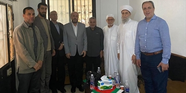 حماس تزور عوائل الشهداء باسل وحداد في مخيم البرج الشمالي: على العهد باقون