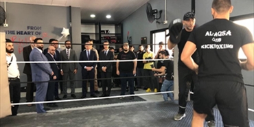 السفير التركي في لبنان يفتتح قاعة الالعاب القتالية في نادي الأقصى في مخيم برج البراجنة
